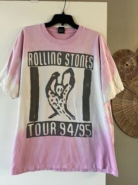 DAY…the Rolling Stones Pink and White Tie-Dye oversized size l/xl